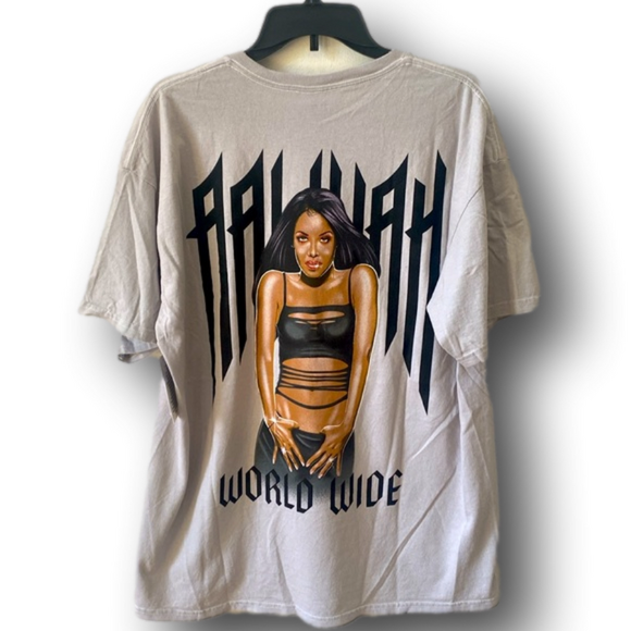 Aaliyah Worldwide Double-Sided Graphic T-Shirt - Size Large - NWT - Picture 2 of 5